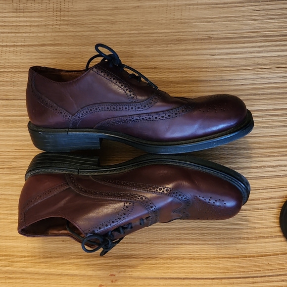 Shoes - Picture 2 of 3